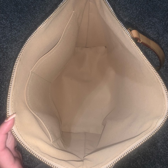 Additional pictures of Louis Vuitton Totally - Picture 8 of 10